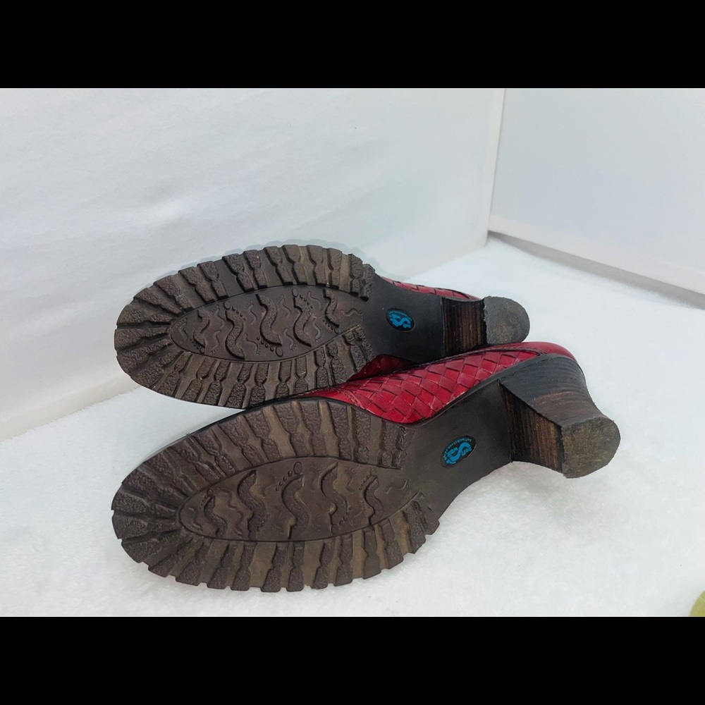 SoftWalk Red Wedges - Picture 10 of 12